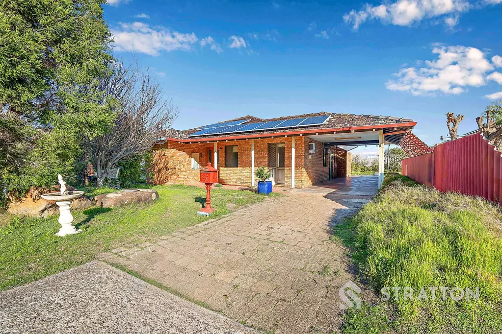 Willetton 4침실 Spacious Family Living with Powered Workshop, Pool, R40 Zoning & Exceptional Convenience