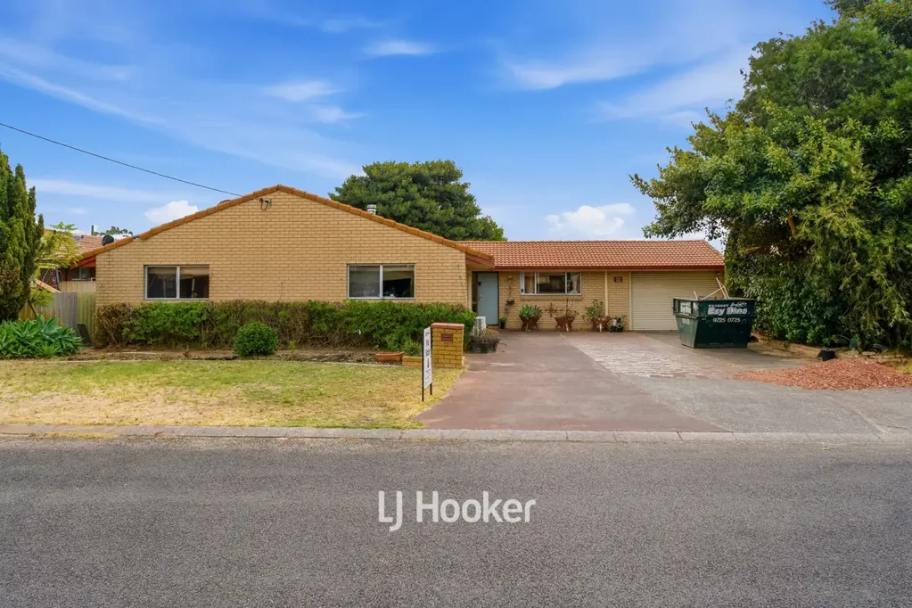 12 Downing Street, Carey Park, WA 6230