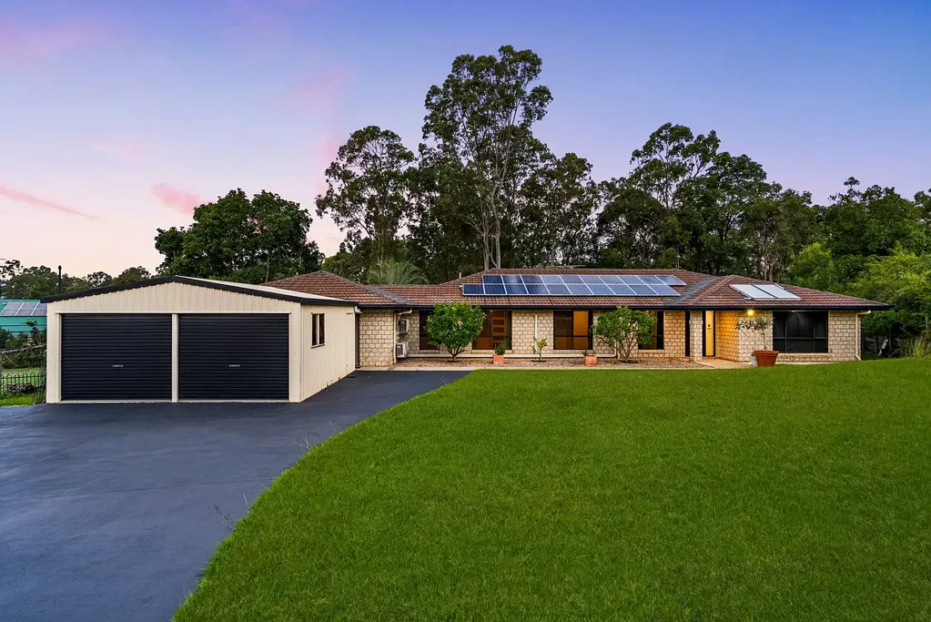 Joyner 4部屋 Private Family Retreat on 2,700m² with Pool, Shed & Bushland Backdrop