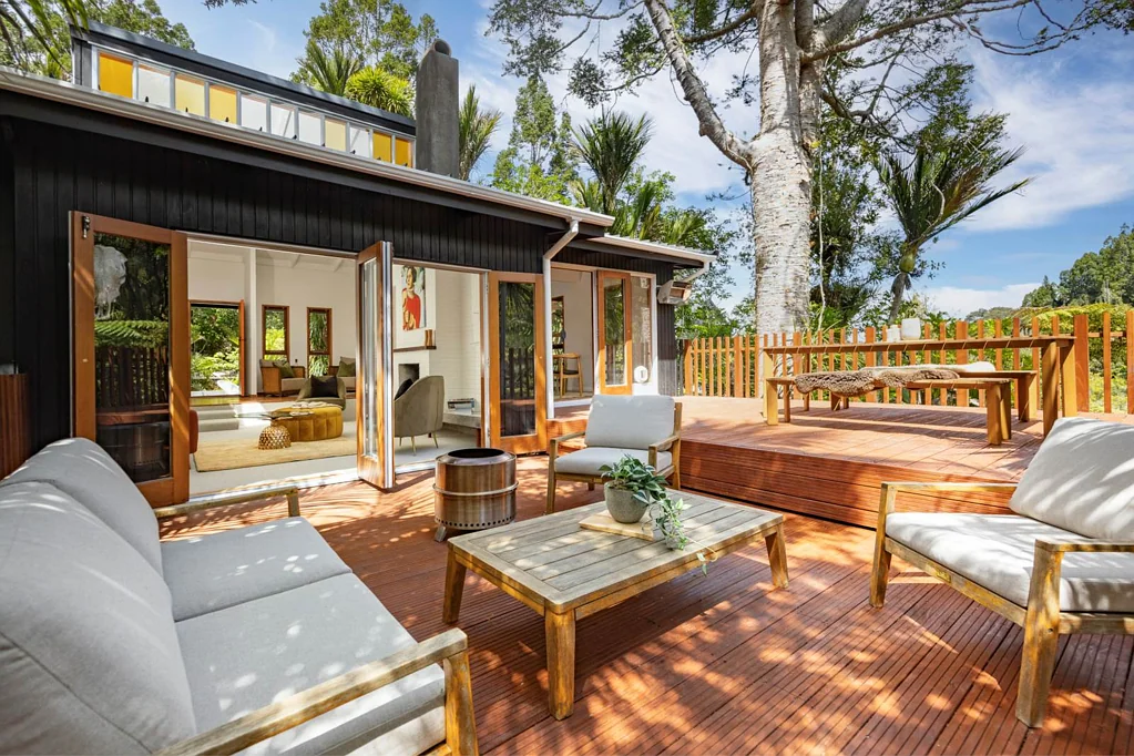 15 Valley View Road, Titirangi, Waitakere City, Auckland