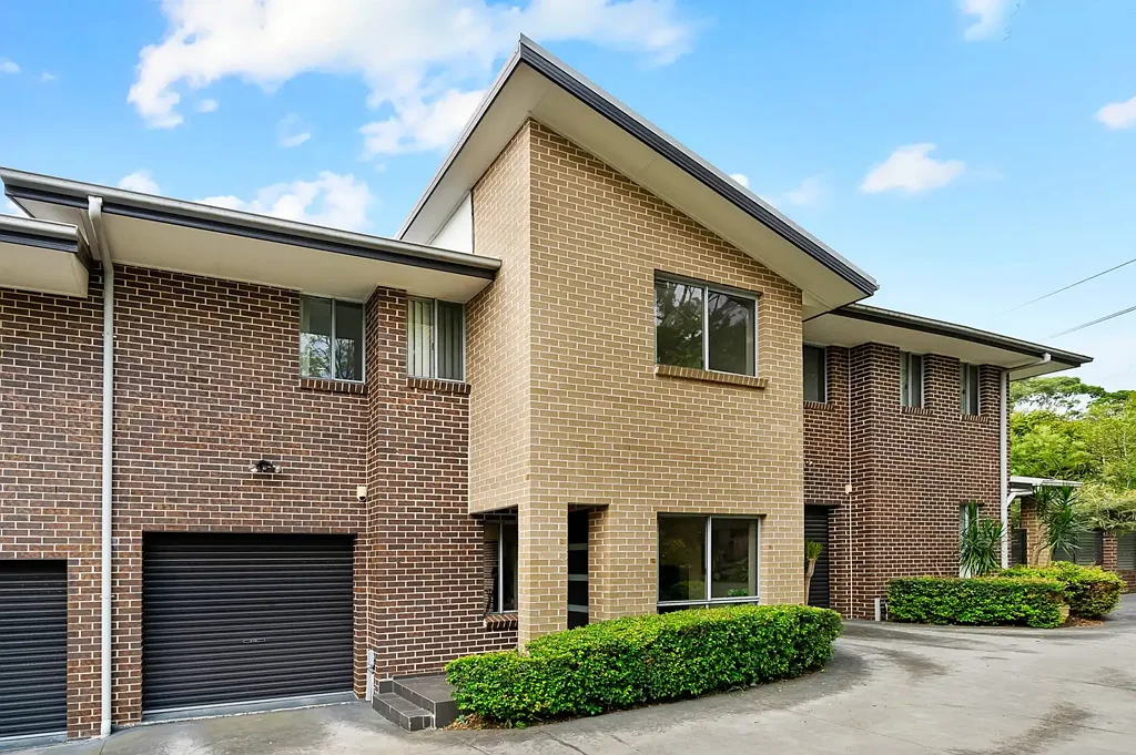 2/17 Old Berowra Road, Hornsby, NSW 2077