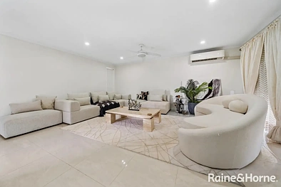 地址保密, Wishart, QLD 4122, 5房, 2浴, House