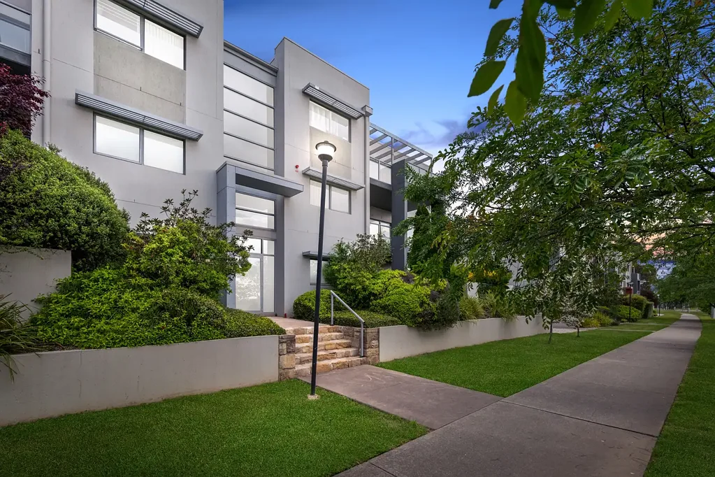 Franklin 1ਬੈੱਡਰੂਮ North-Facing, Top-Floor Apartment in a Convenient Location
