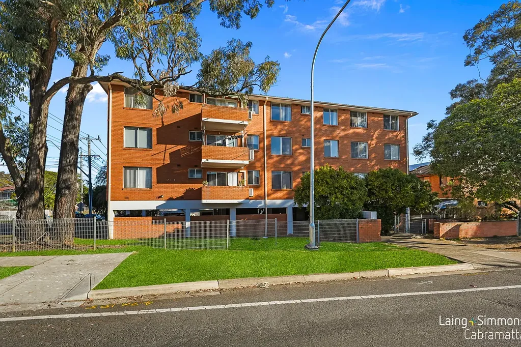 Cabramatta 1房 便利地段的一楼单元房 FIRST-FLOOR UNIT IN A CONVENIENT LOCATION