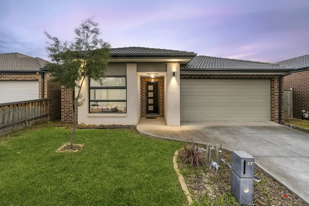 Tarneit 4Habitaciones Modern Family Living in a Prime Tarneit Location!!