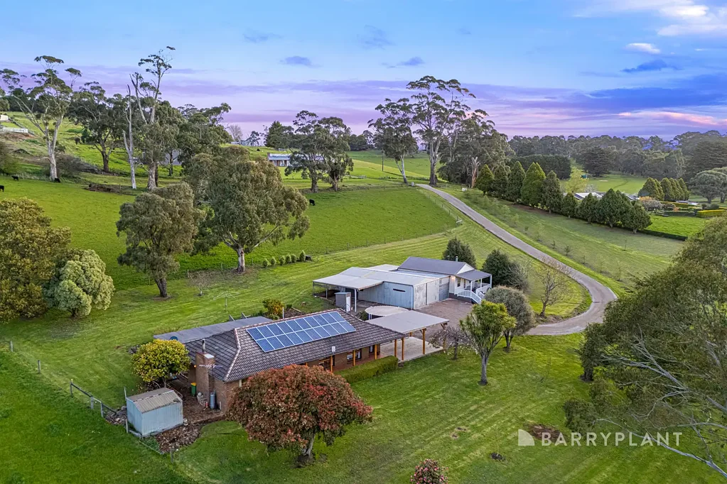 43 Whites Road, Buninyong, VIC 3357
