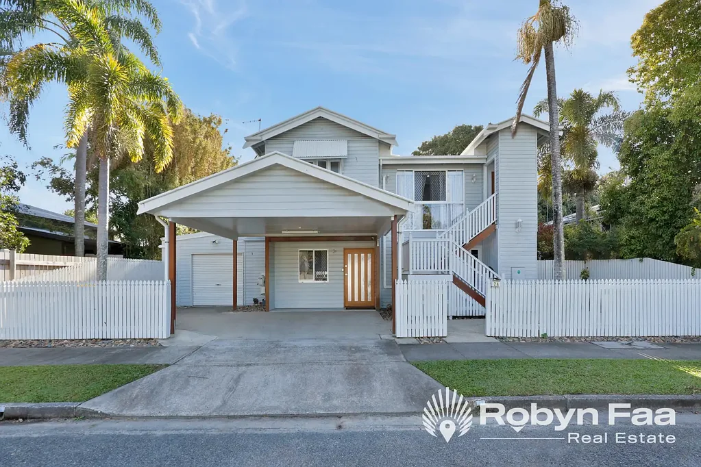 West Mackay 3Kwarto EXQUISITELY RENOVATED QUEENSLANDER IN PRIMELY POSITIONED CBD POCKET, WALKING DISTANCE TO SCHOOLS & CANELANDS