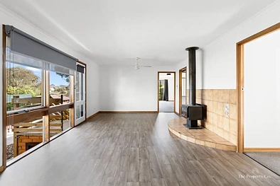 6 Maroonga Crescent, Mount Gambier, SA 5290, 3 Bedrooms, 2 Bathrooms, House