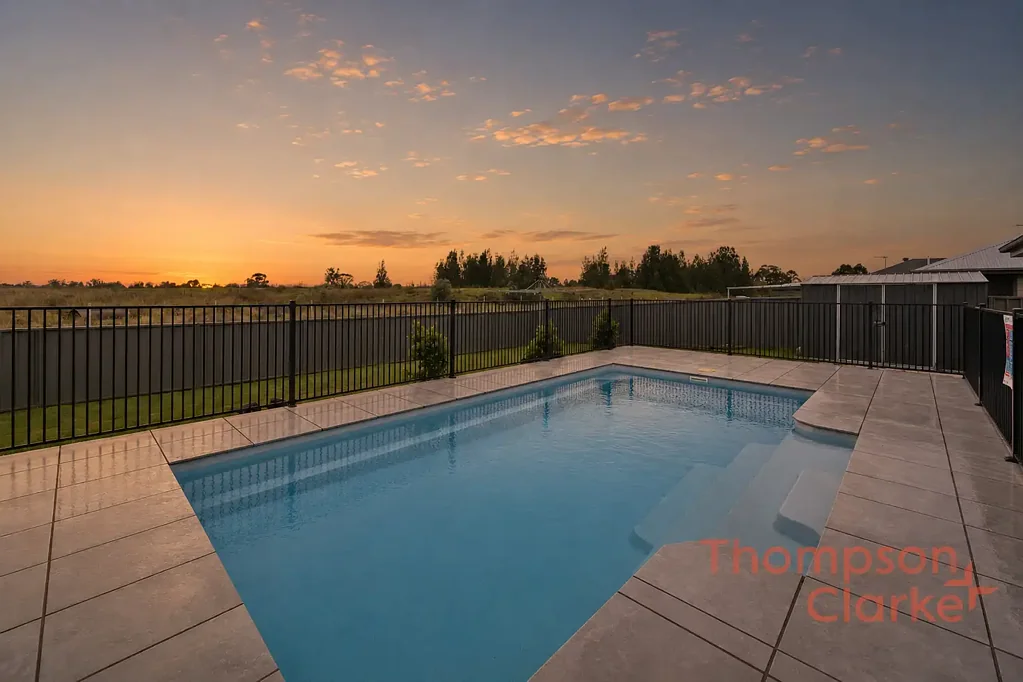 Rutherford 4chambre MODERN FAMILY LIVING WITH A RESORT-STYLE ENTERTAINING