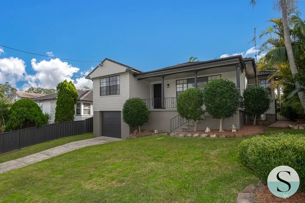 Belmont North 4 Bedroom Immaculate One Level Living Family or Downsize Home with North Facing Easy Care Backyard, Cul-De-Sac Street, Close to Redhead Beach