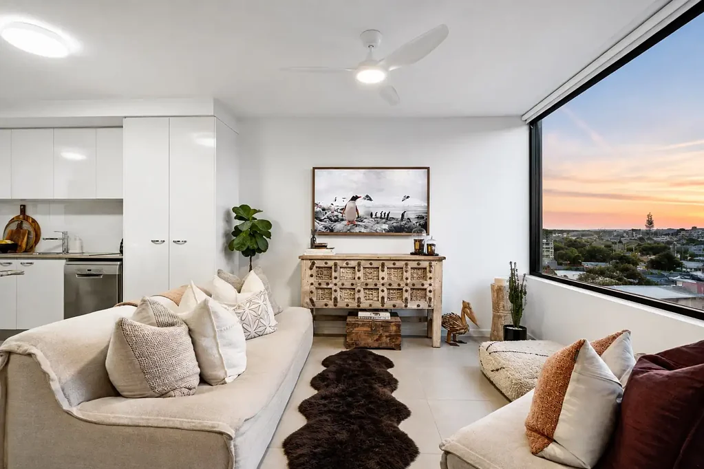 Southport 2कमरा Fully Renovated Top Floor Apartment with Broadwater, Skyline & Hinterland Views
