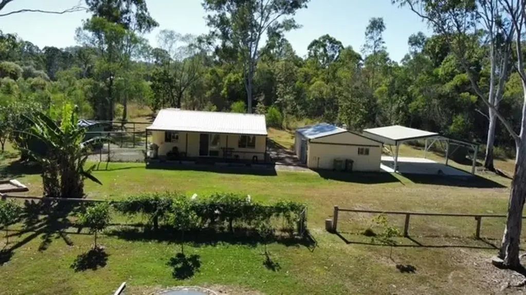 Oyster Creek SMALL ACREAGE - BIG LIFESTYLE