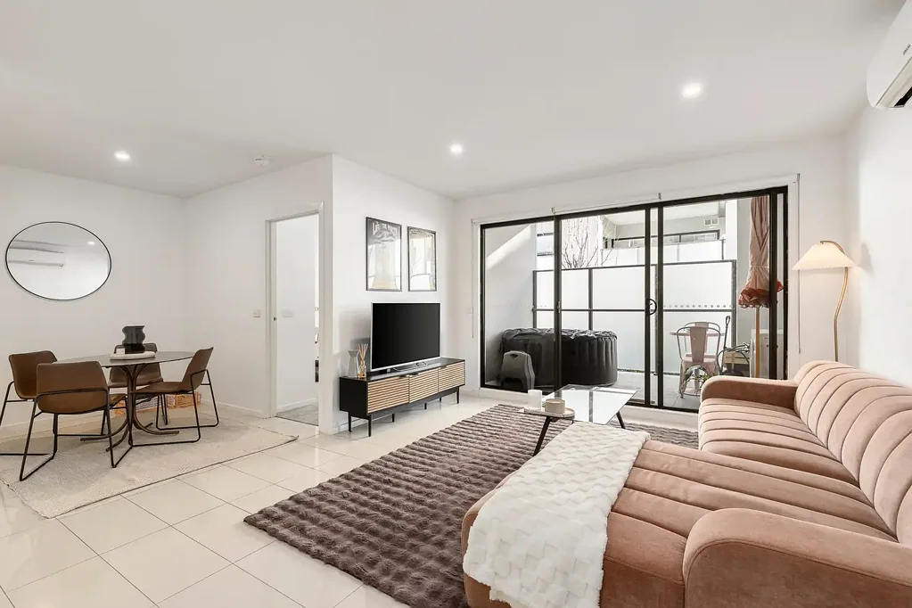 Ringwood 2 Bedroom Modern Comfort in Ringwood