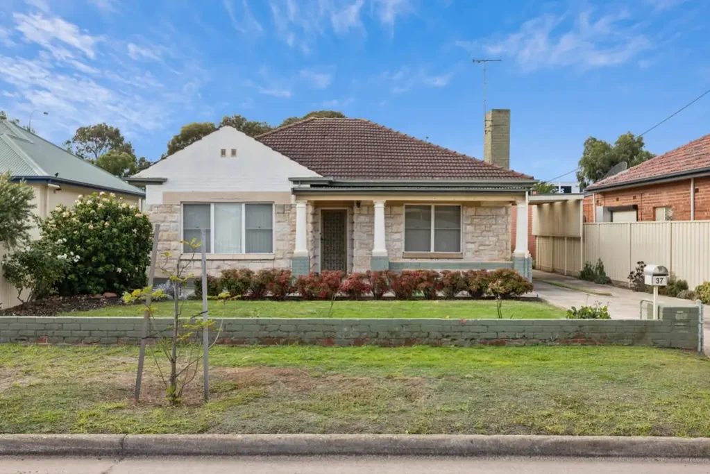 Seaton 3 Bedroom Charming Family Home!