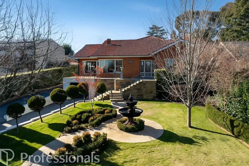 Orange 5 Bedroom Graceful family living on a grand scale