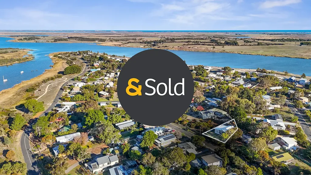 18 Lakeside Avenue, Clayton Bay, SA 5256
