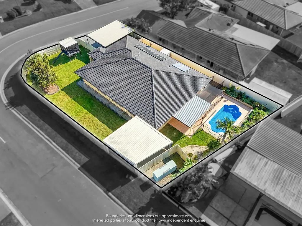 Windaroo 4房 762m²全围栏转角地块 精心翻新浴室 开放式家庭平面图 闪亮游泳池 覆盖娱乐区 侧面存储区 邻近高尔夫球场 家校步行可达 Something for Everyone in a Great Location !