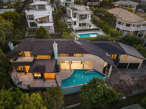 Castor Bay 6房  Luxury Living in Castor Bay