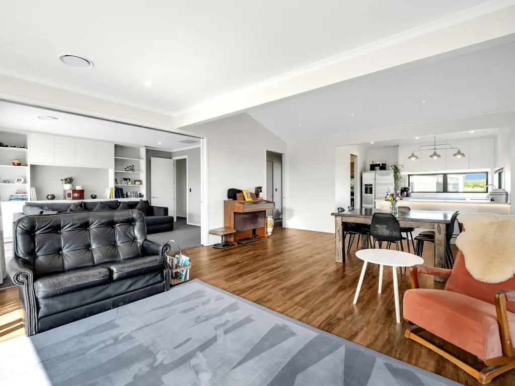 Marshland 4Kwarto Dual Living Options | Oakbridge Estate
