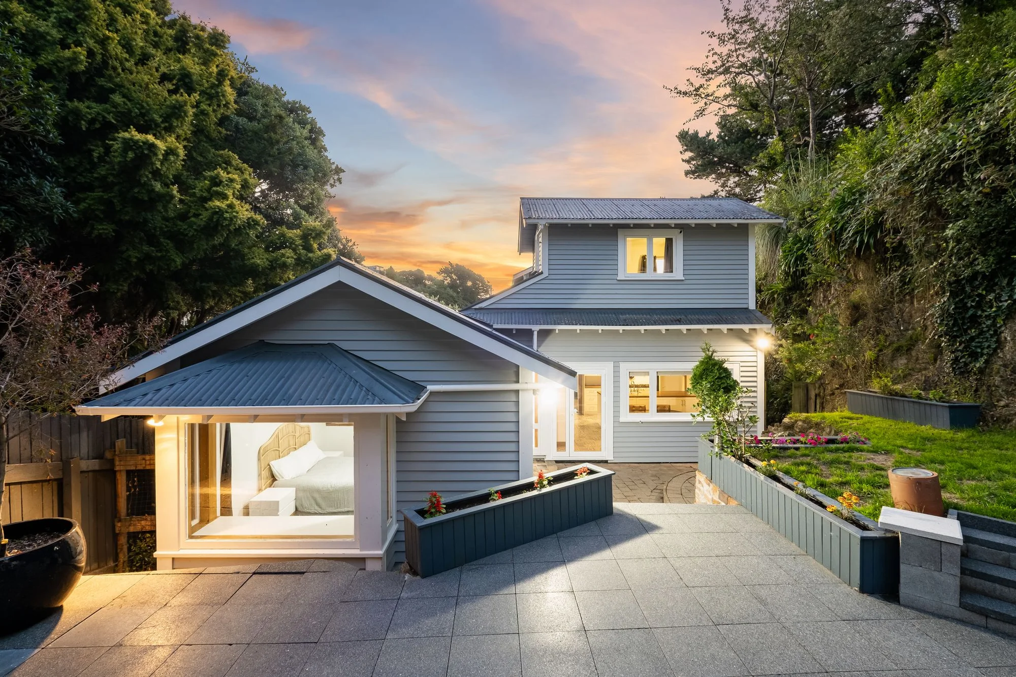 Paremata 4房  Character Villa, Prime Location