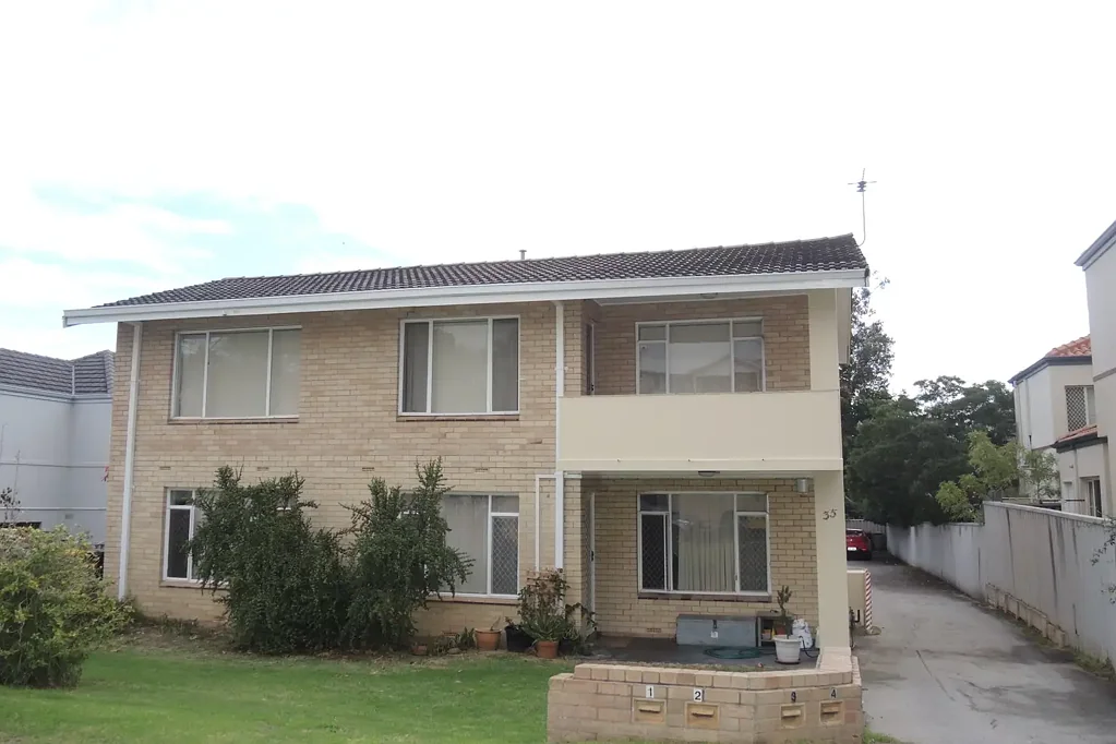 Modern Living in a Convenient Riverside Location