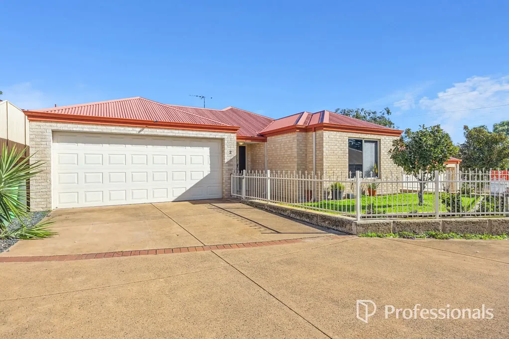 Australind 3 Bedroom Spacious, Stylish & Perfectly Positioned - Walk to Everything!