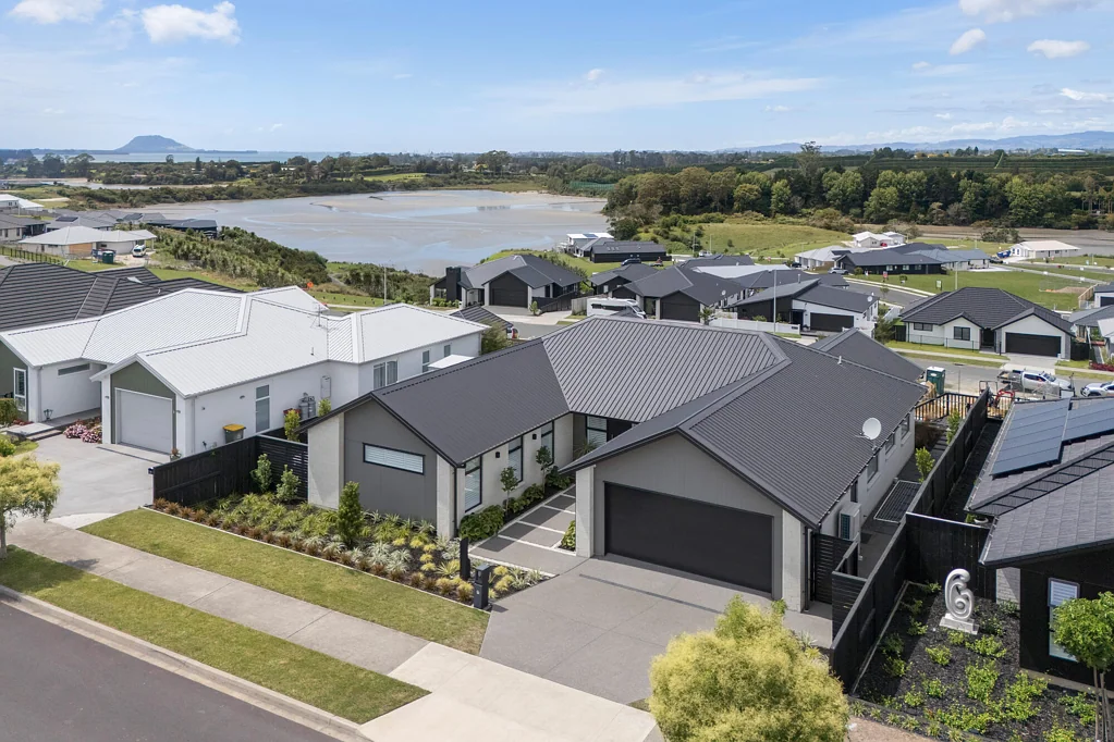 Omokoroa 4Kwarto Quality and Style with Water Views