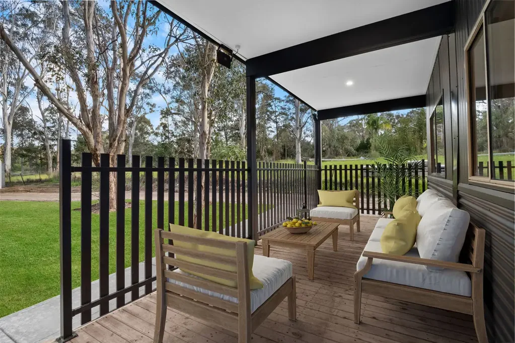 RURAL OUTLOOK NEAR ROUSE HILL TOWN CENTRE!