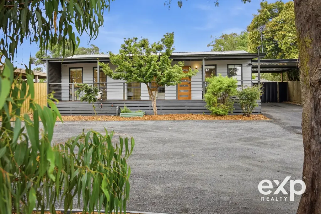18 Dean Crescent, Launching Place, VIC 3139