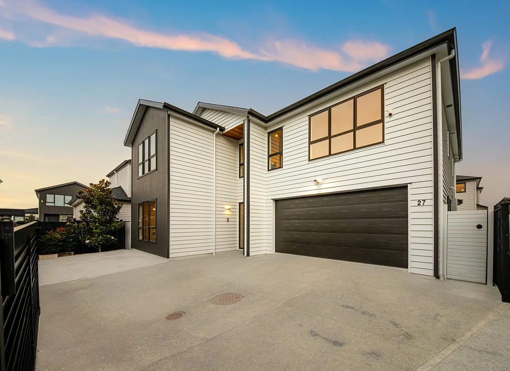 Hobsonville 5房 现代家庭住宅！私密舒适，品质卓越，通勤便利，优质学区加持！ Priced to Sell