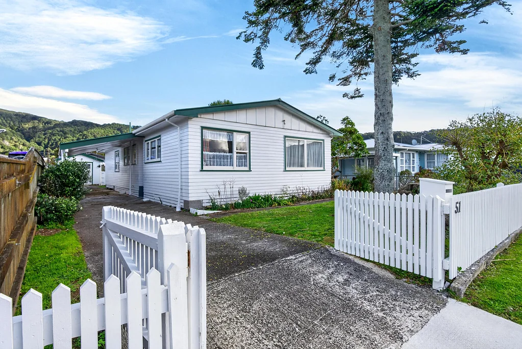 Wainuiomata 5房  5 Bedroom - Popular Parkway
