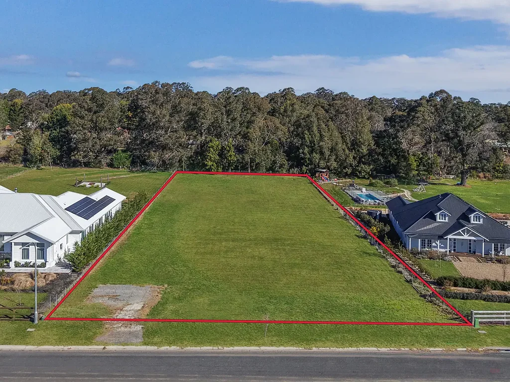 Bundanoon A Commanding One-Acre Block, Set Within a Grand Estate.