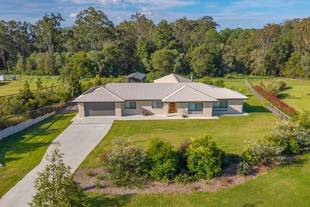 D'Aguilar 4chambre Elwood Rise Estate | Quality Kennedy Homes Build | 3,511m² Block