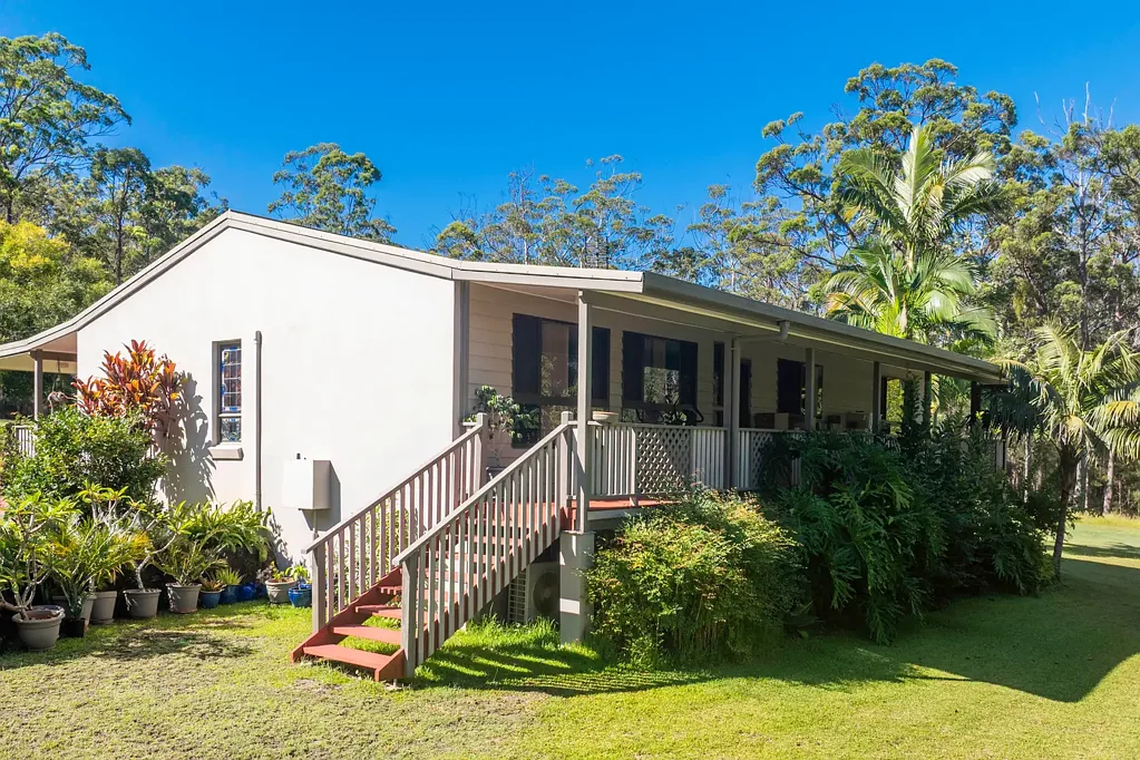 Crescent Head  The Best of Both Worlds - A Morning Surf, An Afternoon on Acreage