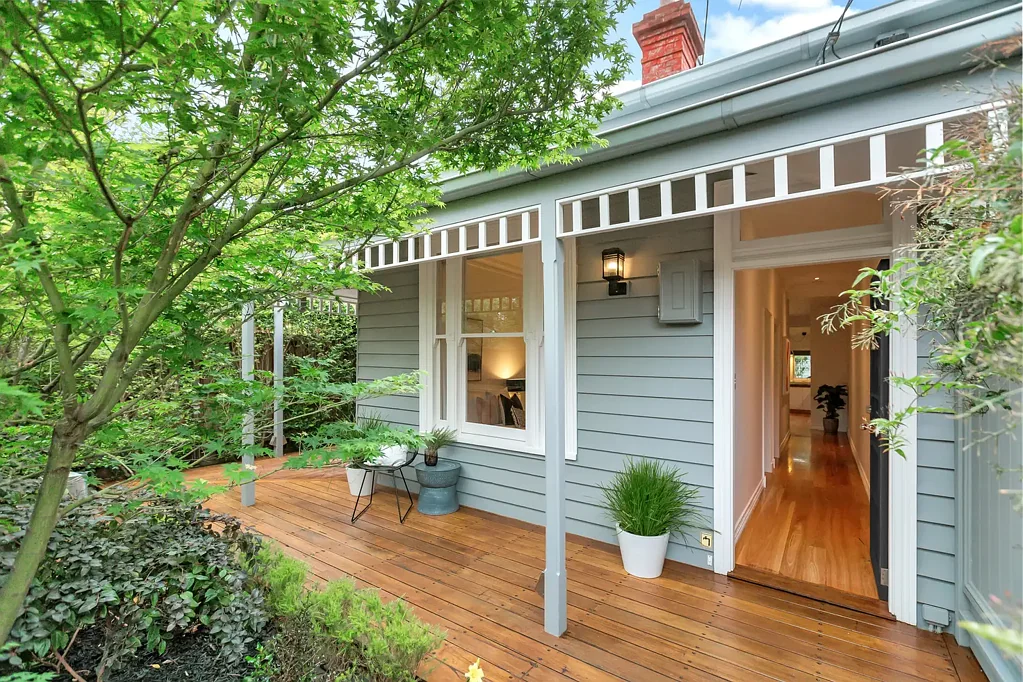 Lovely garden aspect!