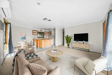 Iba Pa - 8 Adare Place, Werribee, VIC 3030