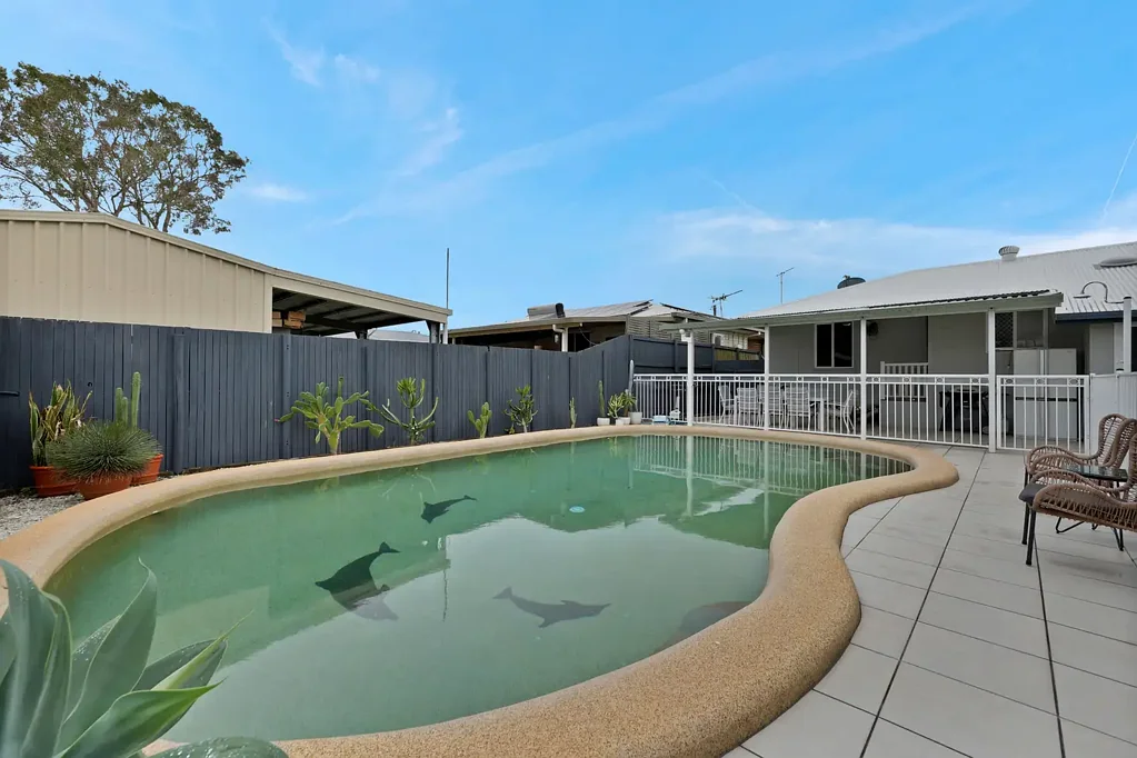 South Mackay 3कमरा CENTRAL, SOUGHT-AFTER LOCATION: SPORTS, SCHOOLS & WORK ALL AT YOUR DOORSTEP