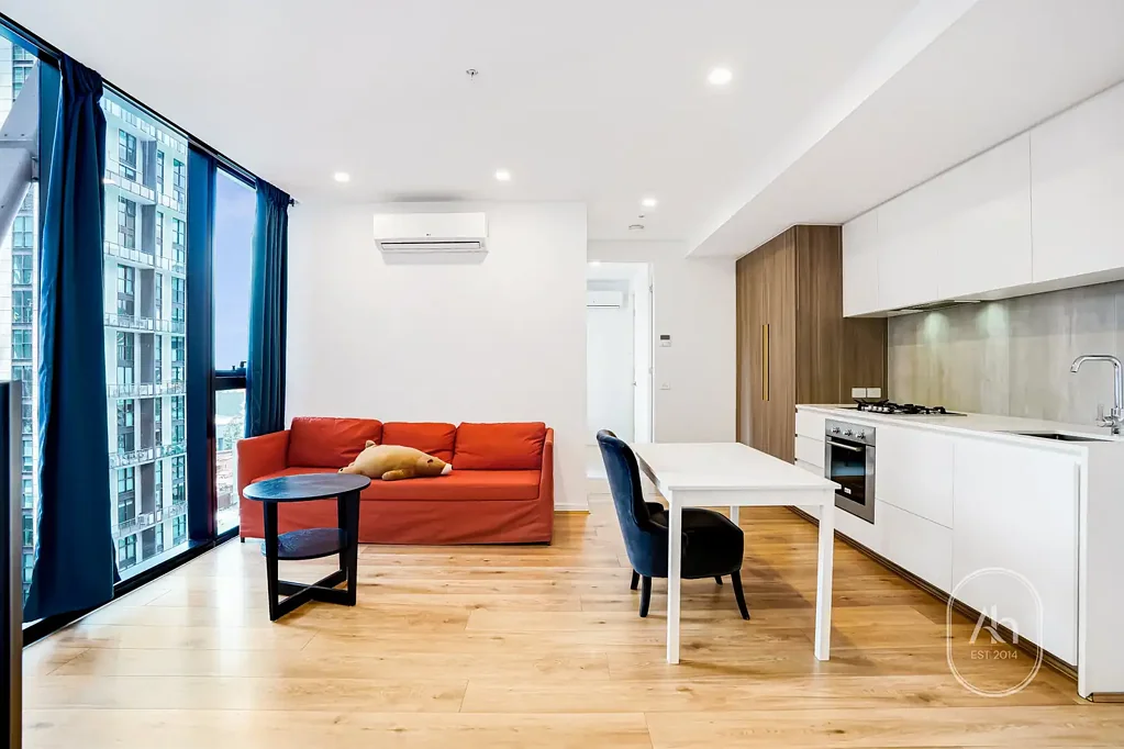 Modern 2-Bedroom, 2-Bathroom Apartment in Avant – Prime CBD Living