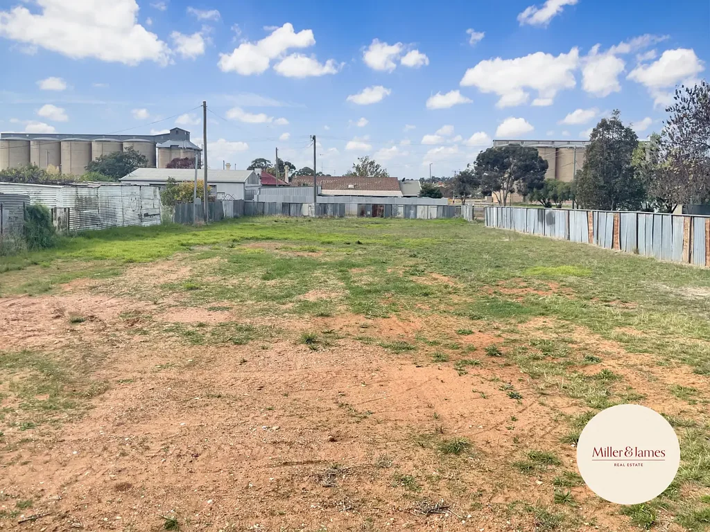 Temora FLAT CORNER BLOCK - FULLY SERVICED - READY TO BUILD!