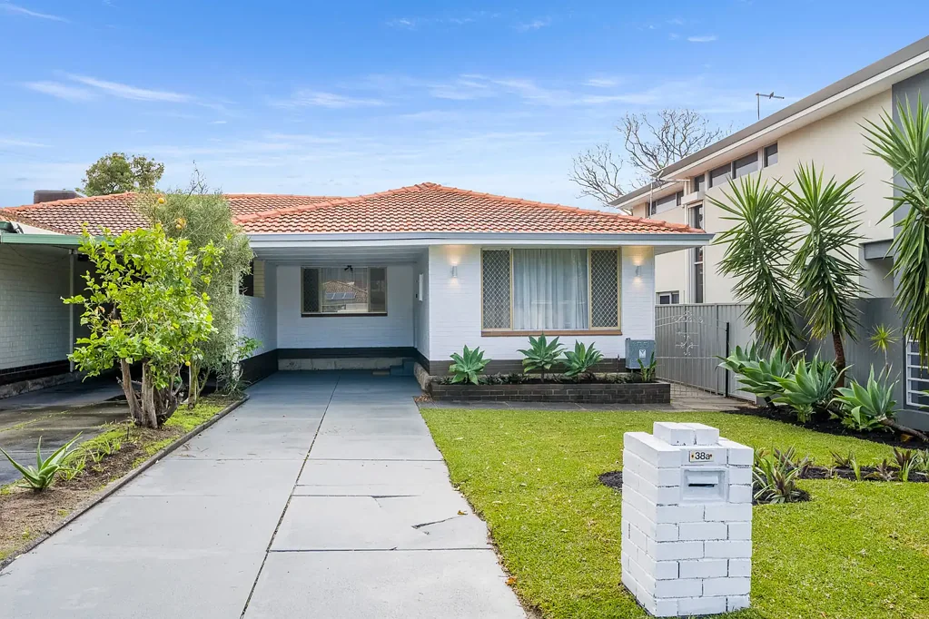 Booragoon 2Zimmer Parkside Perfection in the Heart of Booragoon