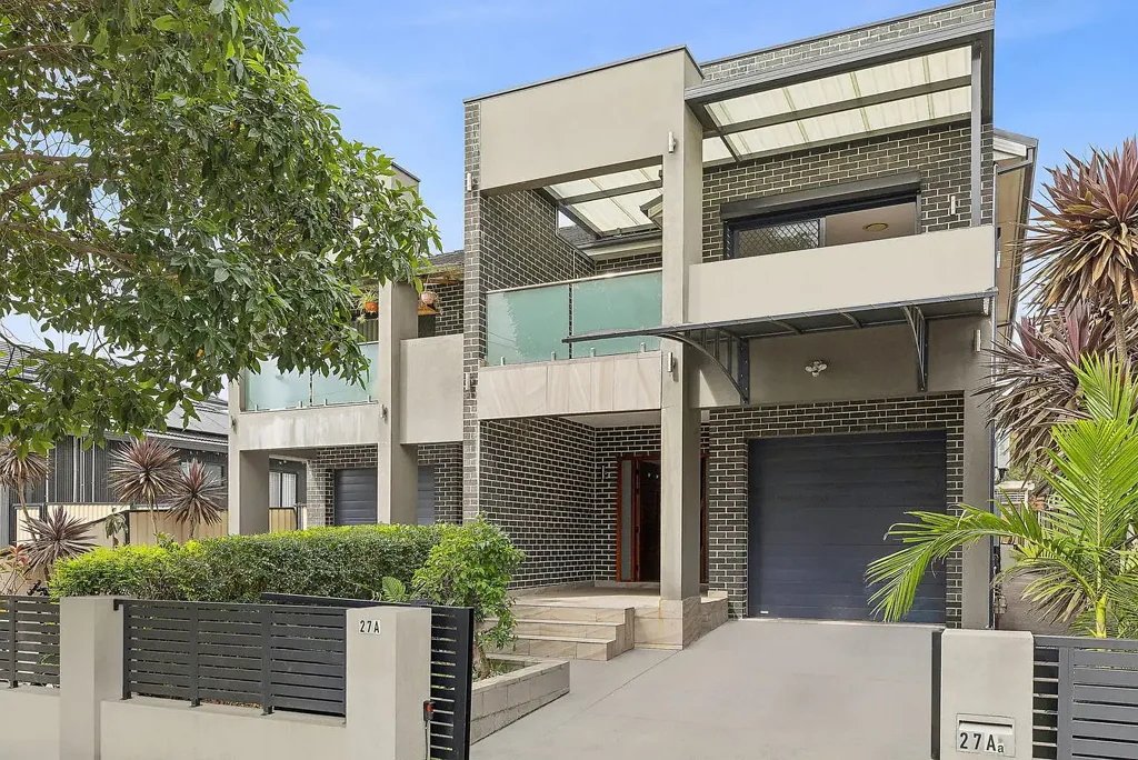 Designer Duplex with stunning outdoor living