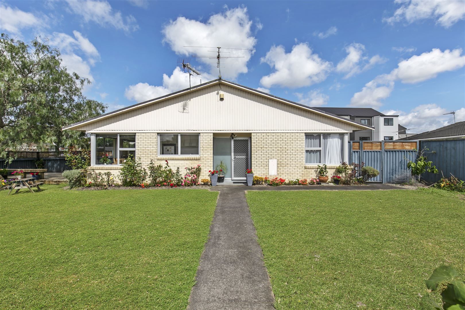 2/1 Hemsway Place, Sunnyhills, Auckland - Manukau, 2房, 1浴