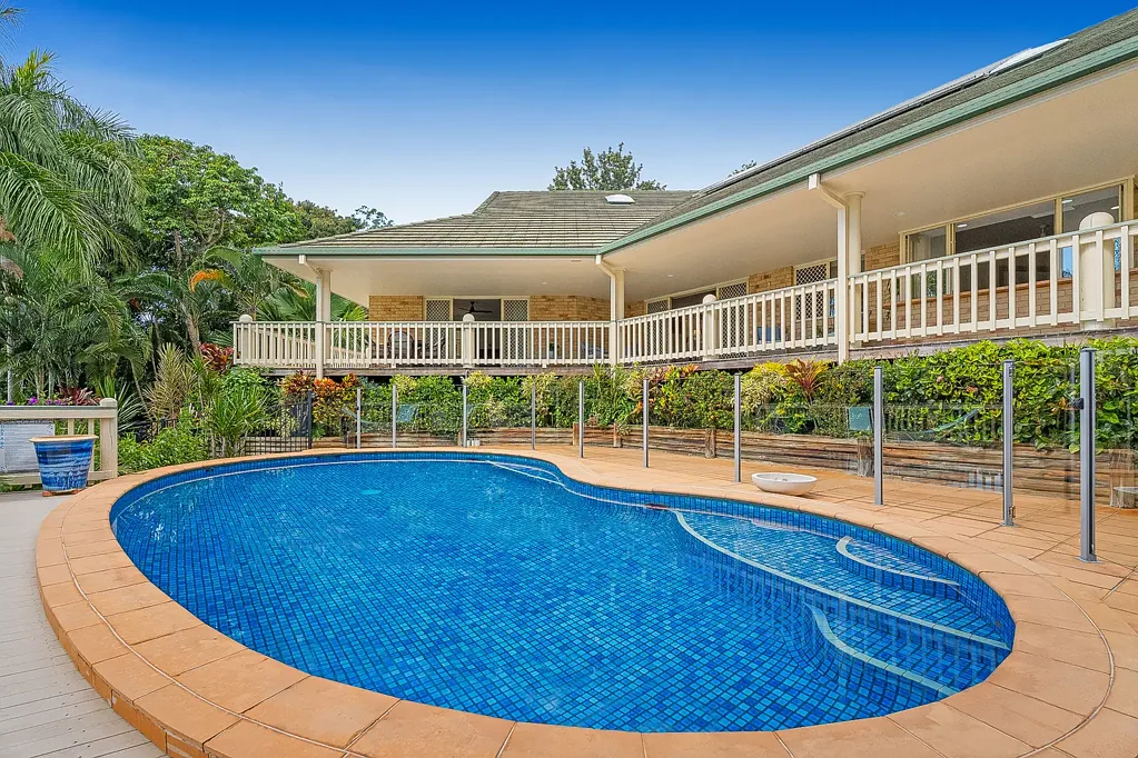 Dundowran Beach 4房  UNDER CONTRACT BY JASMINE CORRICK - 0409357337