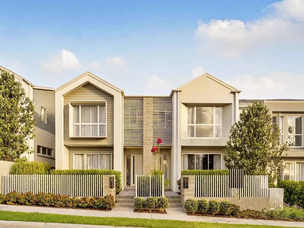 Oran Park 4房 全新设计师住宅 4卧宽敞带衣柜 现代厨房石材台面 遮盖户外娱乐区 双车库NBN就绪 便利社区生活 Torrens title terrace house book it now..!!!