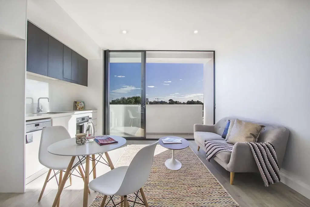 SPACIOUS 1BR STUDIO APT + PARKING