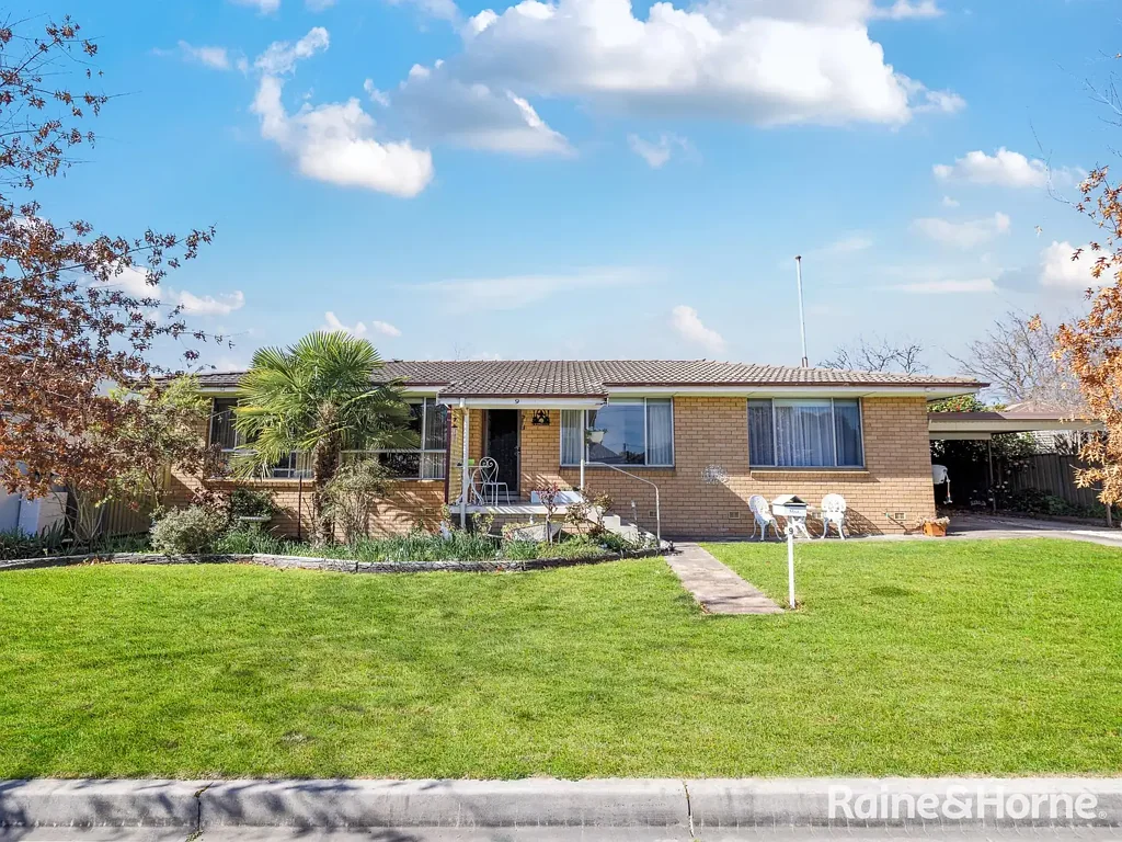 Bathurst 3Moenga CENTRAL, COMFORTABLE & CONVENIENT