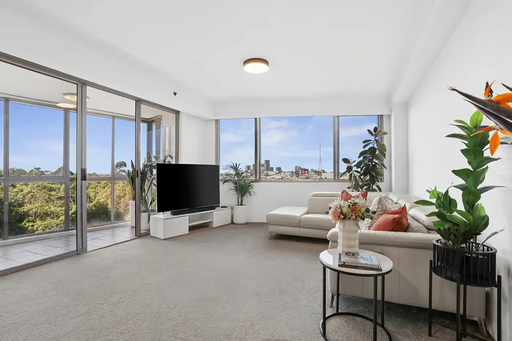 Artarmon 2침실 Feature-Packed Apartment with Elevated Views & Resort-Style Living