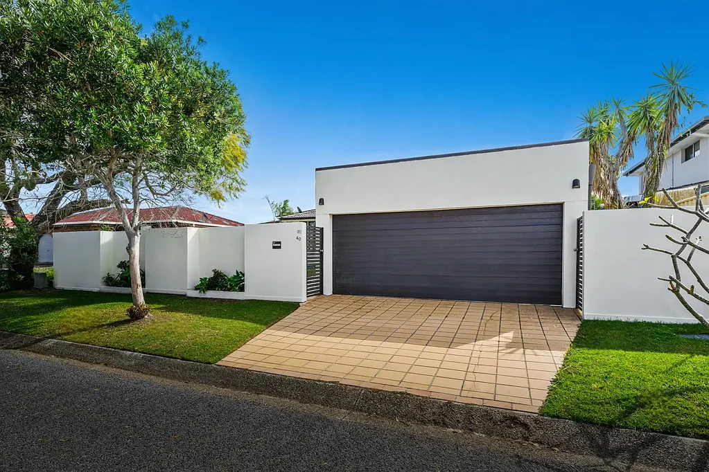 Mermaid Waters 4 Bedroom Spacious Family Living with Pool in a Tightly Held Mermaid Waters Pocket