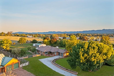 Mudgee 4房  DREAM LIVING ON CHESTNUT CLOSE