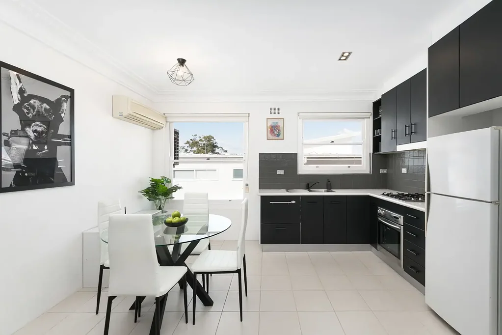 Cronulla 1 Bedroom Coastal Gem | Superb Investment Opportunity